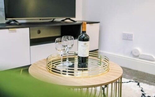 Guestz Old Embassy with WiFi