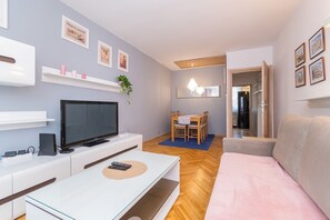 舒适公寓, 阳台 | 1 多间卧室、熨斗/熨衣板、免费 WiFi