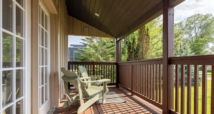 Lakefront Retreat near Lake Huron! Sleeps 14