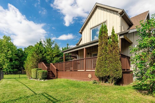 Lakefront Retreat near Lake Huron! Sleeps 14