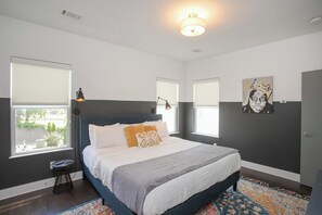 4 bedrooms, desk, iron/ironing board, free WiFi
