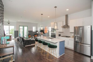 Fridge, microwave, oven, stovetop - Best Rooftop View Downtown Gulch Home (Nashville)