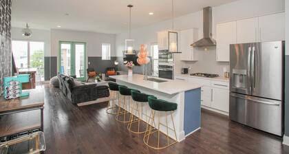 Best Rooftop View Downtown Gulch Home