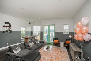 Smart TV - Best Rooftop View Downtown Gulch Home (Nashville)