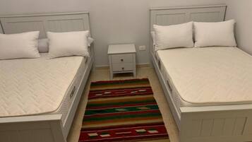 2 bedrooms, iron/ironing board, bed sheets