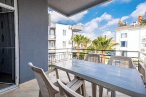 Outdoor dining - Near to the beach in Belek Suitable Apart (Belek)