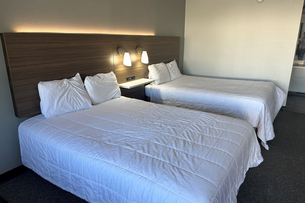 Home-Towne Lodge