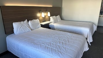 Double Room, 2 Double Beds | Free WiFi, bed sheets