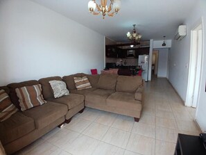 TV - Three-Bedroom Chalet Blumar El Dome (Suez Governorate)