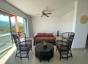 Minibar, kostenloses WLAN, Bettwäsche