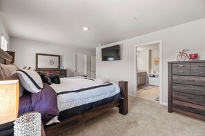 5 habitaciones, tabla de planchar con plancha, wifi y ropa de cama