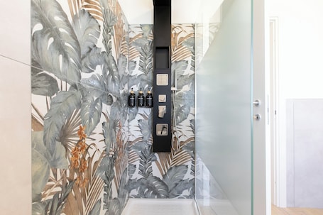 Ducha, cabezal de ducha tipo lluvia, artículos de tocador gratuitos