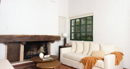 House minutes from the wineries, Wifi, 2 WC, 5 People