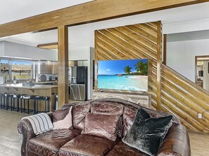 Smart TV, chimenea, videojuegos y tenis de mesa 