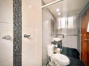 Handtücher, Seife, Toilettenpapier