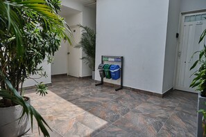Interni