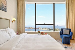 Superior appartement, uitzicht op zee, op Executive verdieping | 1 slaapkamer, luxe beddengoed, Select Comfort-bedden