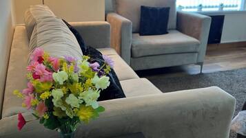 Apartment | Ruang tamu | TV skrin rata