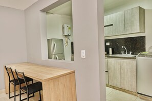 Fridge, microwave, cookware/dishes/utensils - 201. Economic and Functional Apartment (Medellín)