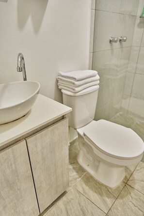 Towels - 201. Economic and Functional Apartment (Medellín)