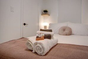 2 slaapkamers, een strijkplank/strijkijzer, gratis wifi, beddengoed