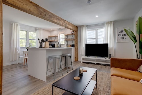 Urban Oasis - tranquil, relaxing backyard & garden