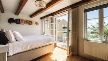 Suite Deluxe, vista al mar | 1 habitación, wifi gratis y ropa de cama