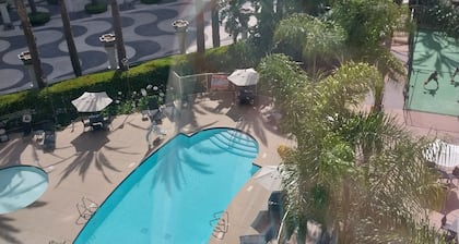 2 Bedroom/ 2 Bathroom Suite with full kitchen