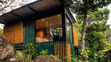 Romantic Studio, 1 Queen Bed, Kitchenette, Garden View | Terrace/patio