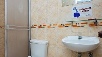 Serviettes fournies, savon, papier toilette