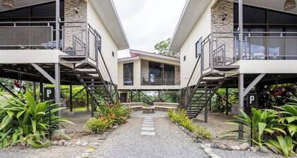 Villa Pura Vida / Villas of Arenal