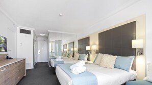 Unclassified image, 3 of 18, button - Central Twin Apartment with Ocean View - Q-Stay (Surfers Paradise)
