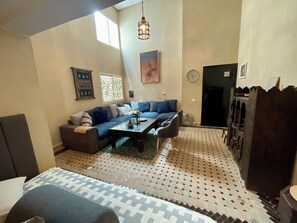 Appartement Ville | Coin séjour | Télévision à écran plat