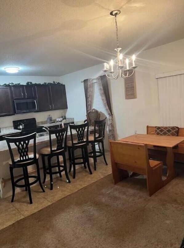 Dining - Cozy 3 bedroom central hideaway (Winter Haven)