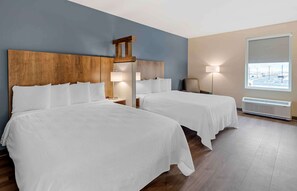 Estudio Premium, 2 camas de matrimonio, no fumadores, frigorífico y microondas | Ropa de cama de alta calidad y espacio para trabajar con un portátil