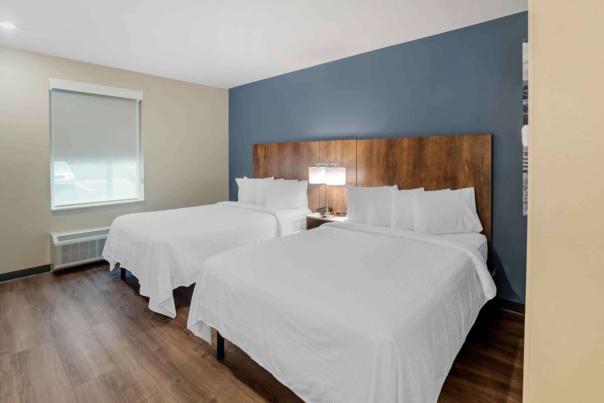 Estudio estándar, 2 camas de matrimonio, no fumadores, frigorífico y microondas | Ropa de cama de alta calidad y espacio para trabajar con un portátil