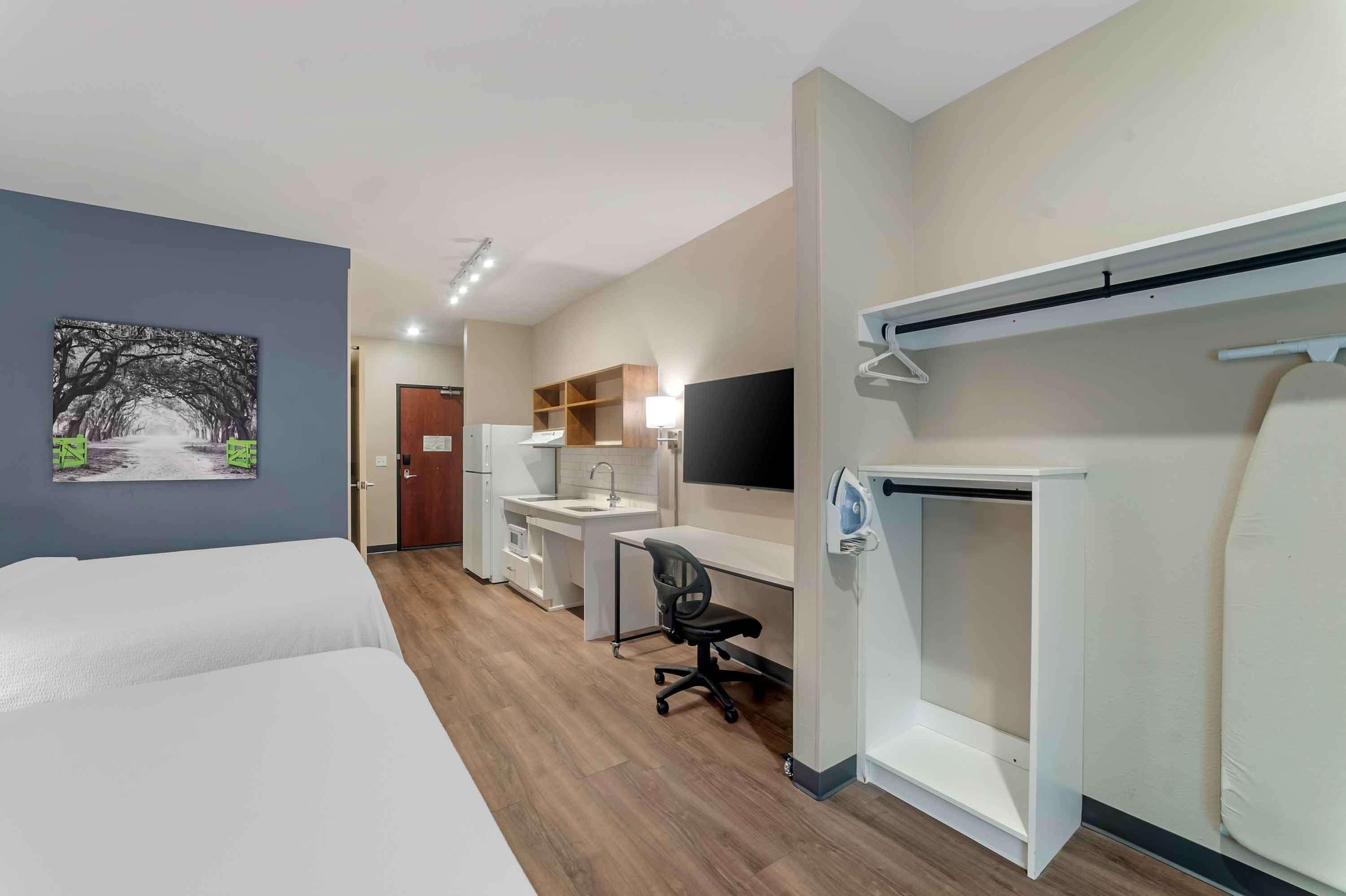 Premium bedding, laptop workspace, iron/ironing board, free WiFi