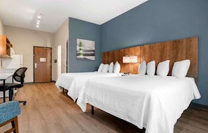 Standard Studio, 2 Queen Beds, Non Smoking, Refrigerator & Microwave
