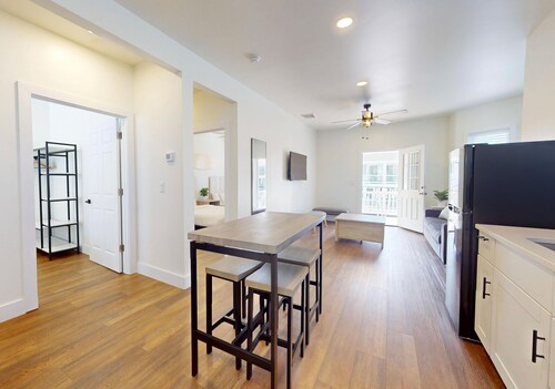 Beach House: POOL, Boardwalk, 1 Min to Beach