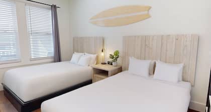 Beach House: POOL, Boardwalk, 1 Min to Beach