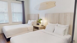 3 bedrooms, bed sheets - Beach House: POOL, Boardwalk, 1 Min to Beach (Ocean City)