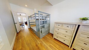 3 bedrooms, bed sheets