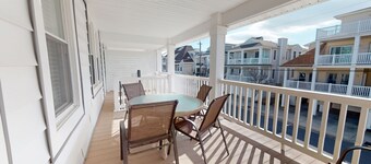 Beach House: POOL, Boardwalk, 1 Min to Beach