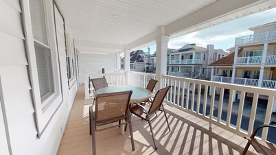 Beach House: POOL, Boardwalk, 1 Min to Beach