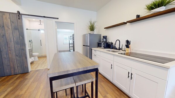 Fridge, microwave, oven, cookware/dishes/utensils - Beach House: POOL, Boardwalk, 1 Min to Beach (Ocean City)