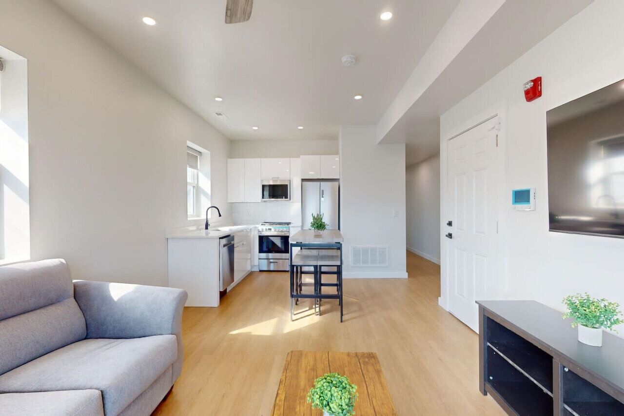 2 Bed/2 Bath, 2 Pool Access
