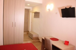 1 bedroom, WiFi, bed sheets - B&B Flower's House - Orchidea Room (Napoli)