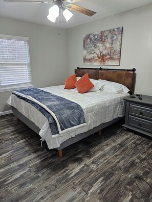 3 Schlafzimmer, Schreibtisch, WLAN, Bettwäsche