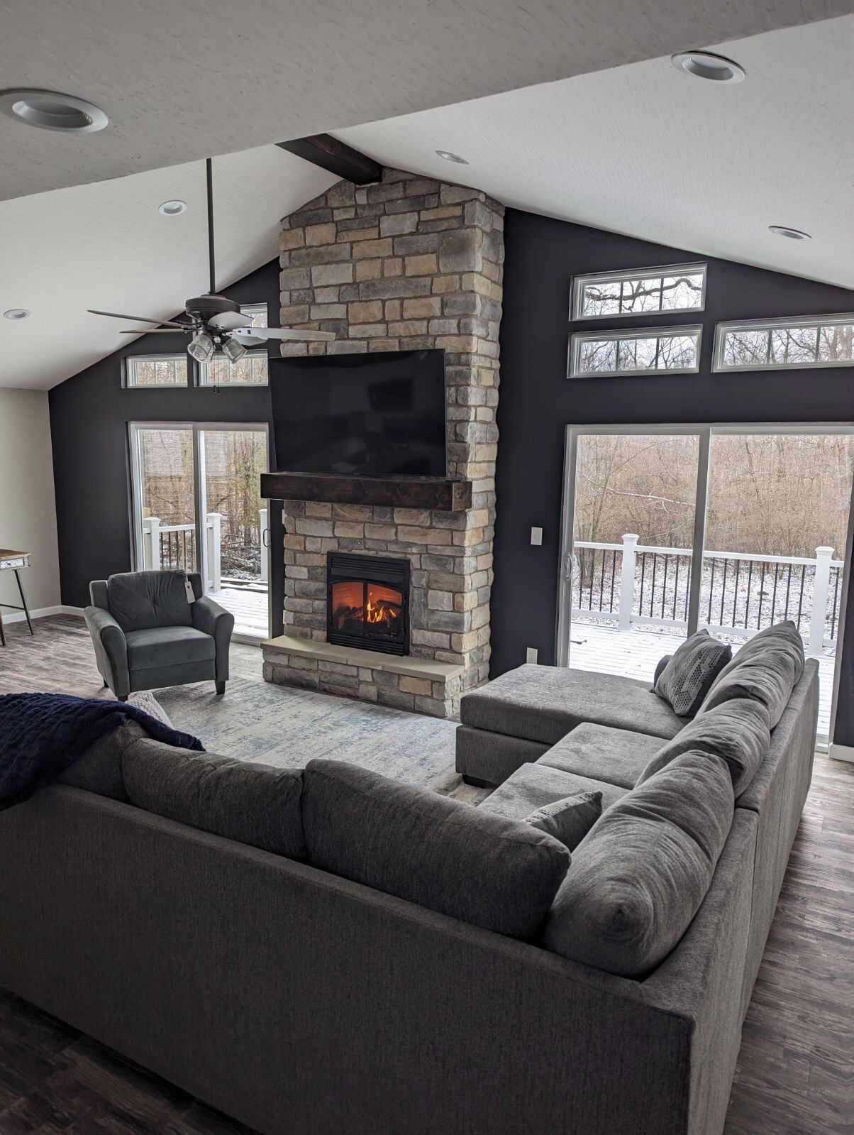 智能电视、壁炉