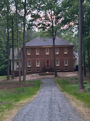 Exterior - The Highroads - Designed by architect William Poole - Built in 2008 (Beaverdam)